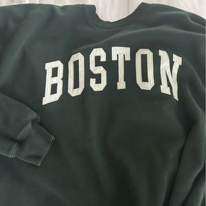 *NEVER WORN* Dark green brandy Melville crewneck